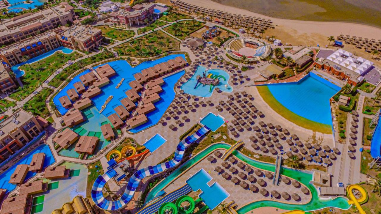 Titanic Palace Families And Couples Only Hurghada Exterior foto Aerial view of the resort