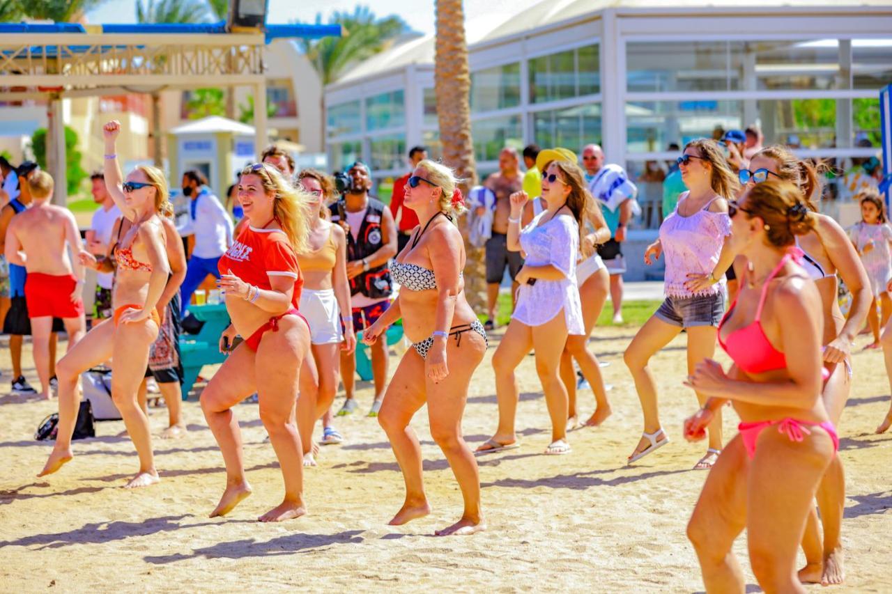 Titanic Palace Families And Couples Only Hurghada Exterior foto Zumba in Hurghada, Egypt