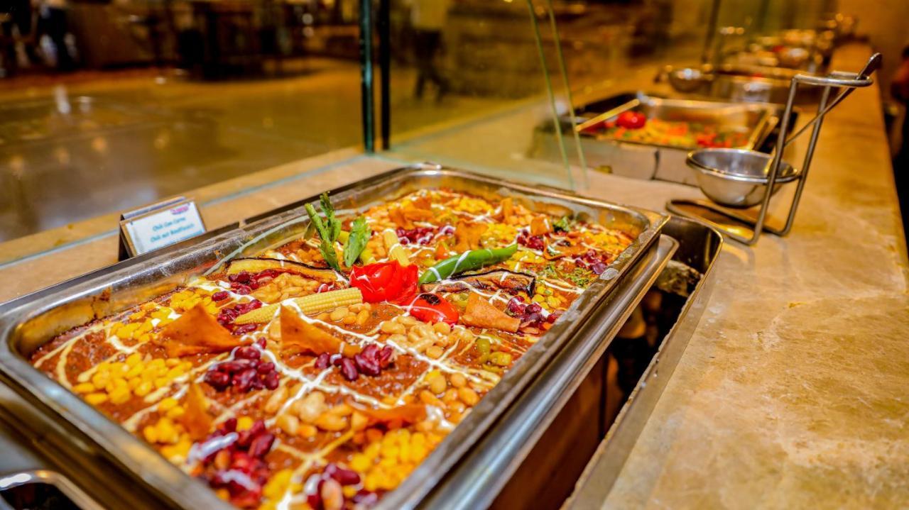 Titanic Palace Families And Couples Only Hurghada Exterior foto A chafing dish