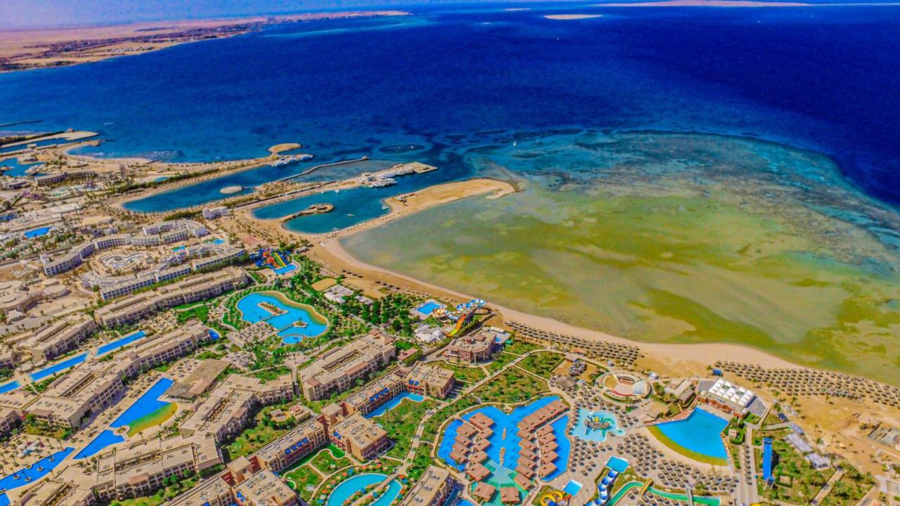 Titanic Palace Families And Couples Only Hurghada Exterior foto Aerial view of El Alamein