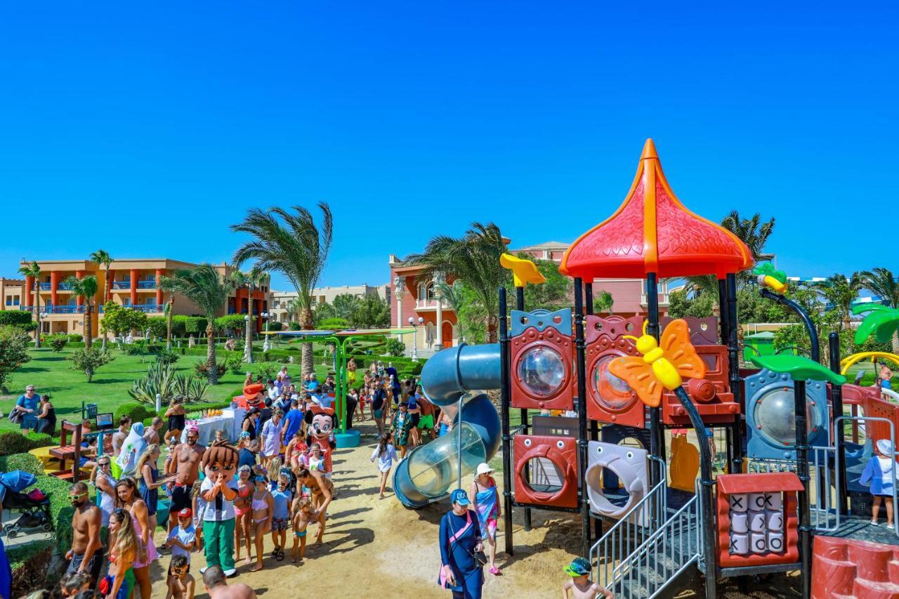 Titanic Palace Families And Couples Only Hurghada Exterior foto Playground at the resort