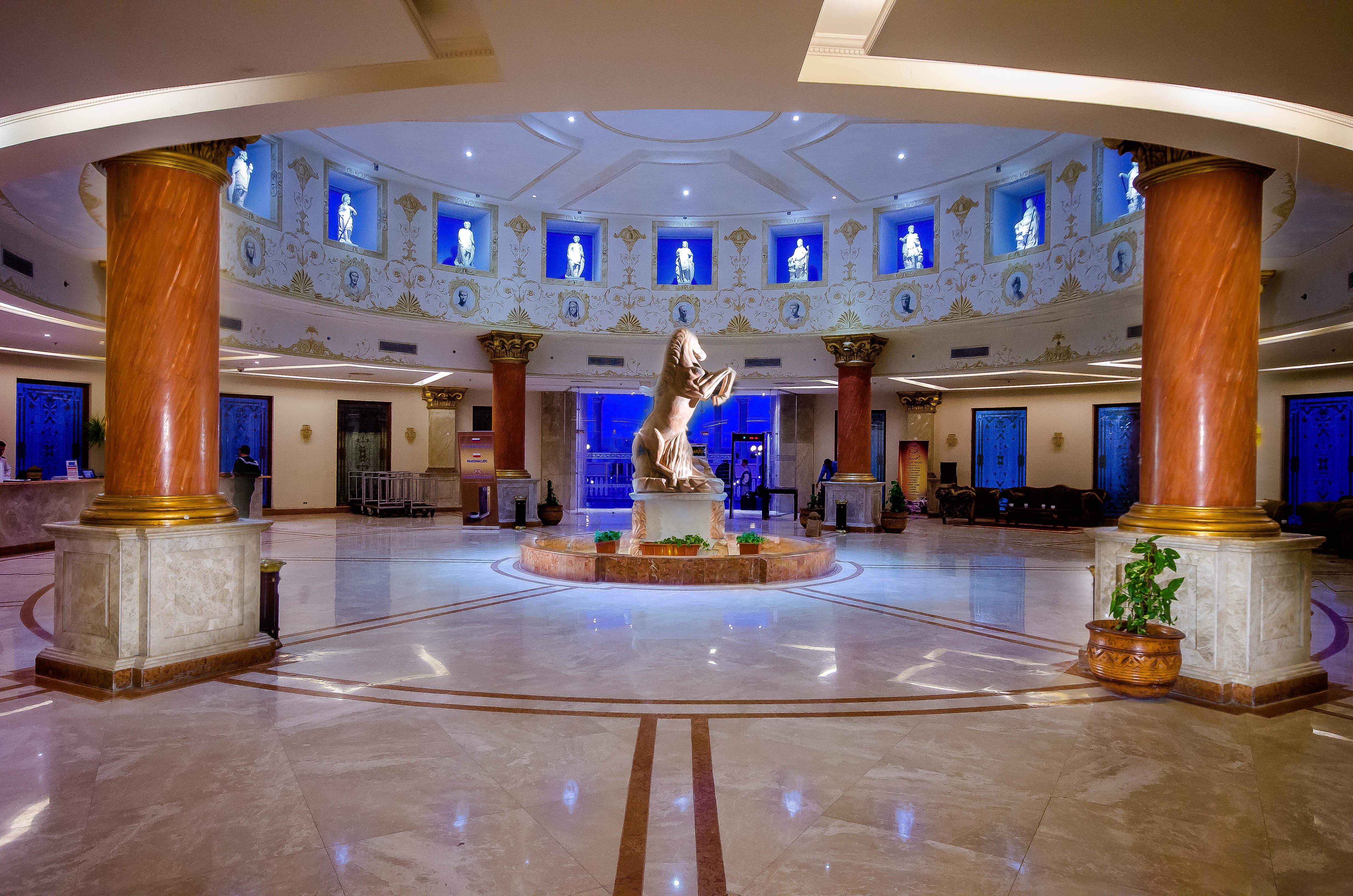 Titanic Palace Families And Couples Only Hurghada Exterior foto Lobby of the hotel